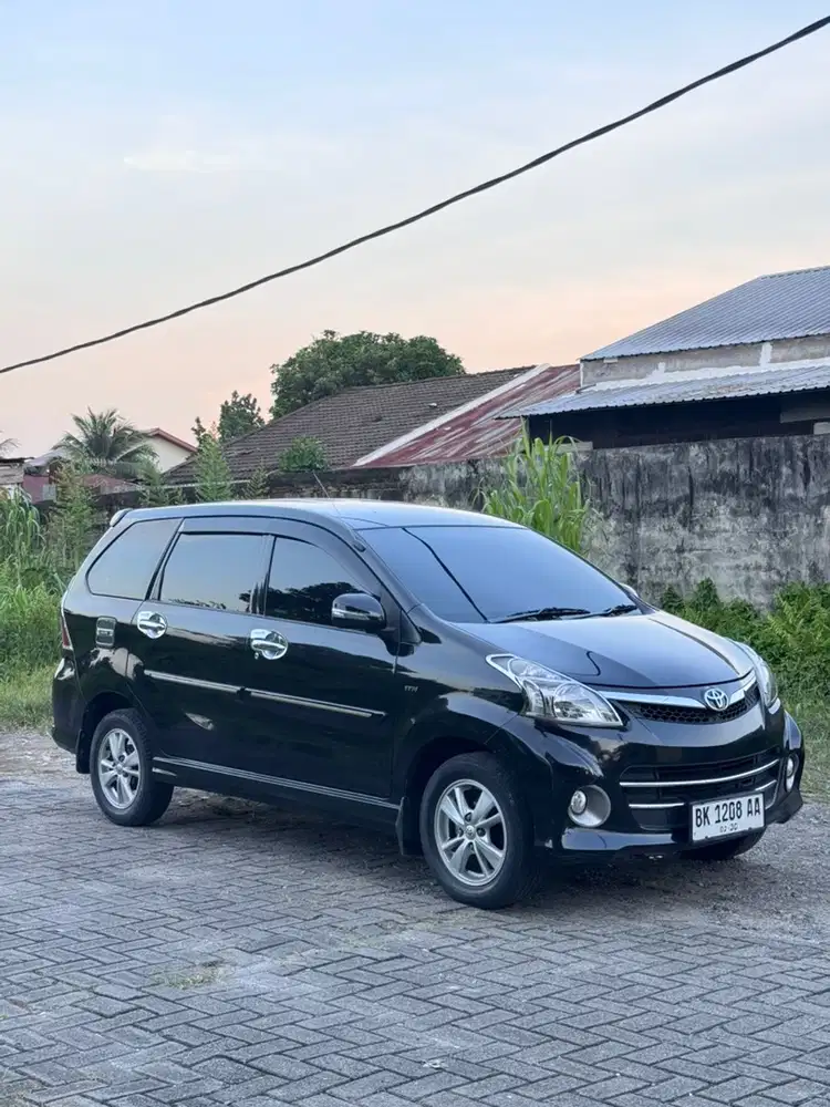 TOYOTA AVANZA VELOZ 1.5 MANUAL 2015