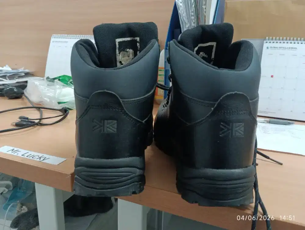 Sepatu Gunung Size 44
