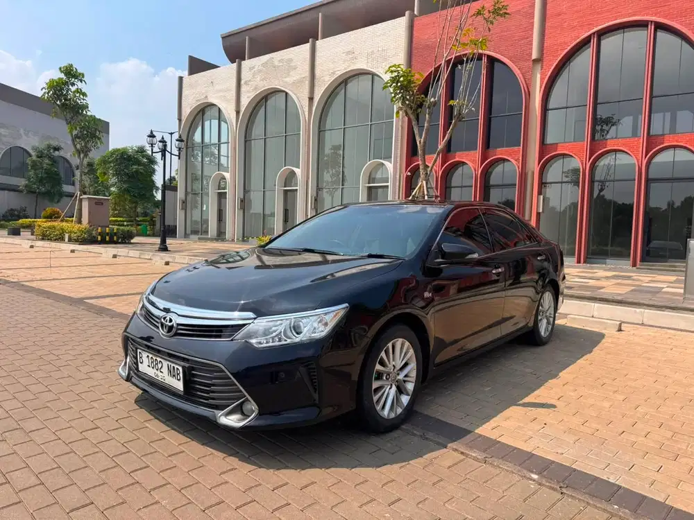Toyota Camry 2.5 V AT 2015 Bensin