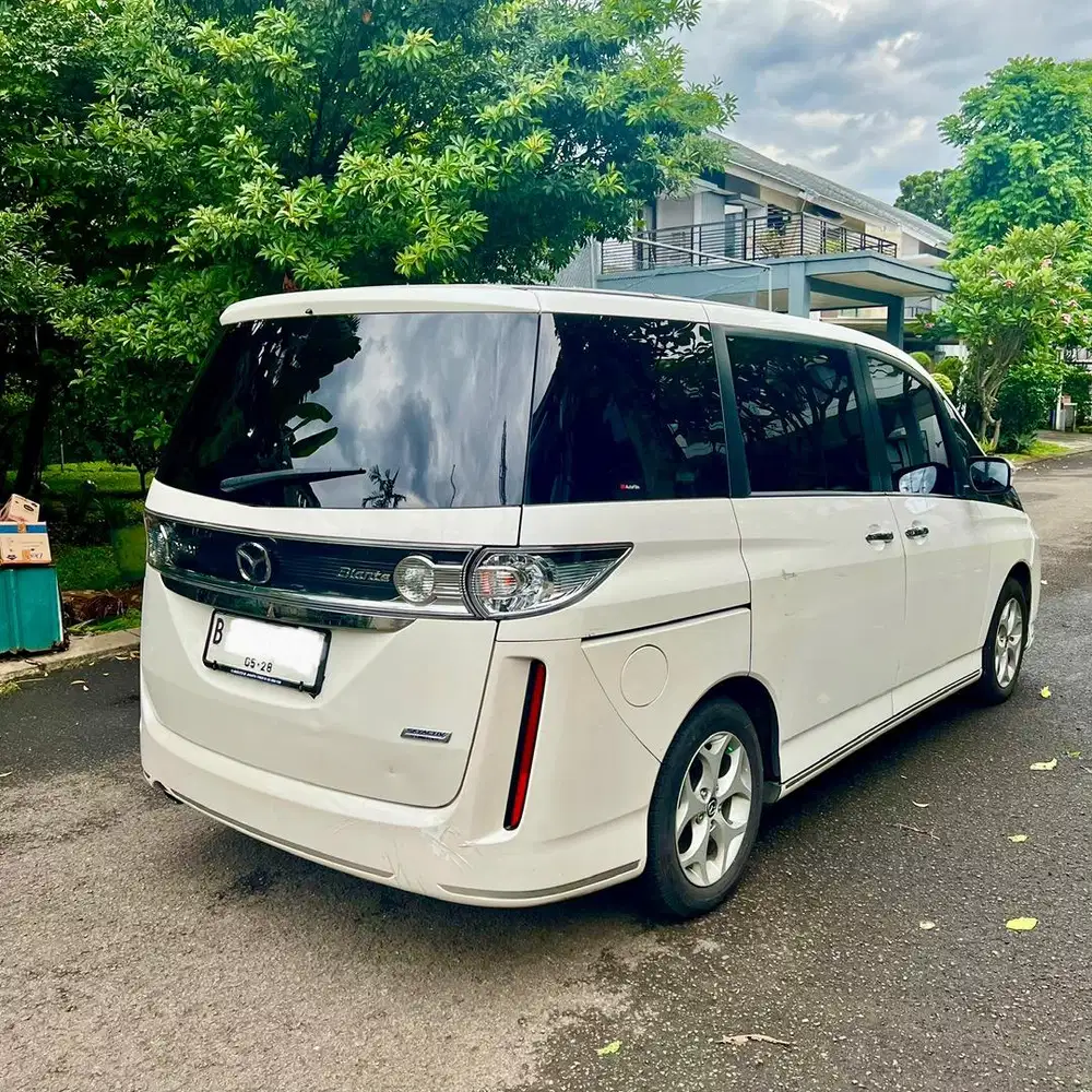 Low KM Mazda Biante jarang ada, pakai sendiri dari baru