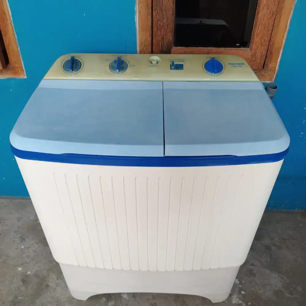 Mesin cuci polytron 2 tabung.