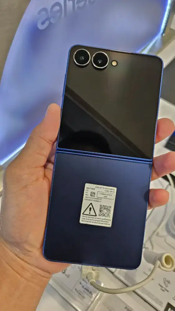 SAMSUNG GALAXY ZFLIP 7