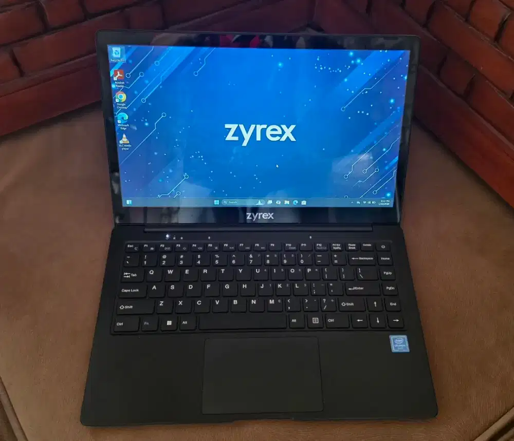 Laptop zyrex celeron N4020