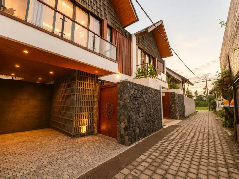 Dijual Villa 2 Lantai Fully Furnished Dengan 2 Kamar Tidur Di Ubud Gianyar