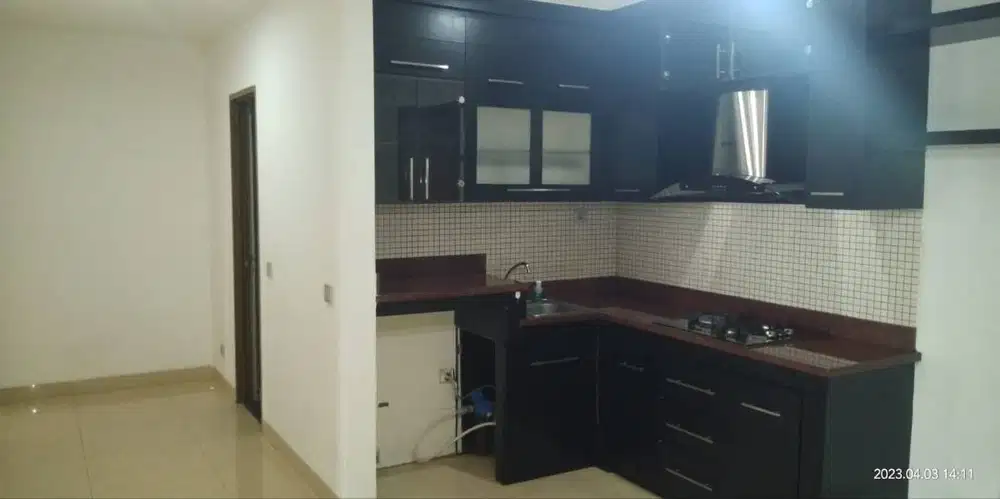 Apartemen Paladian Park Lantai Sedang