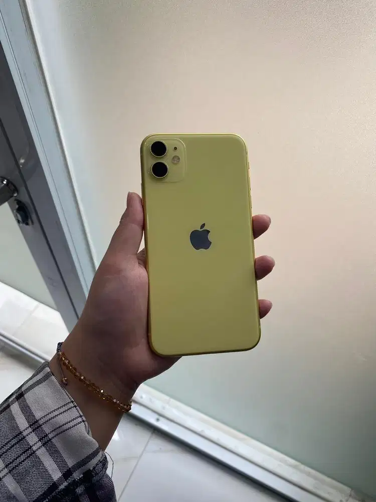 iPhone 11 64gb yellow ex iBox