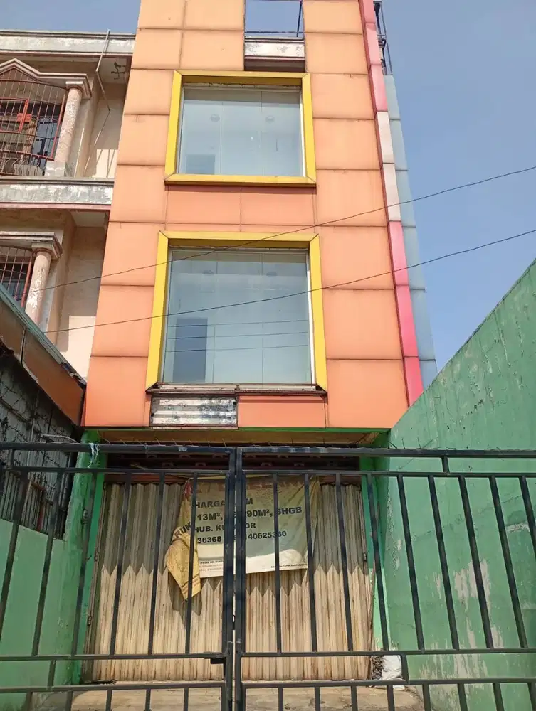 Dijual Rumah Toko - Lokasi Strategis