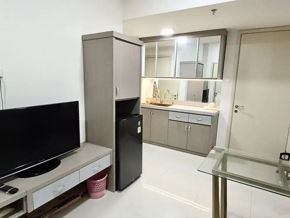 SEWA APARTEMEN 2 BR FURNIS LENGKAP AMOR EASTCOAST MANSION PAKUWON CITY.