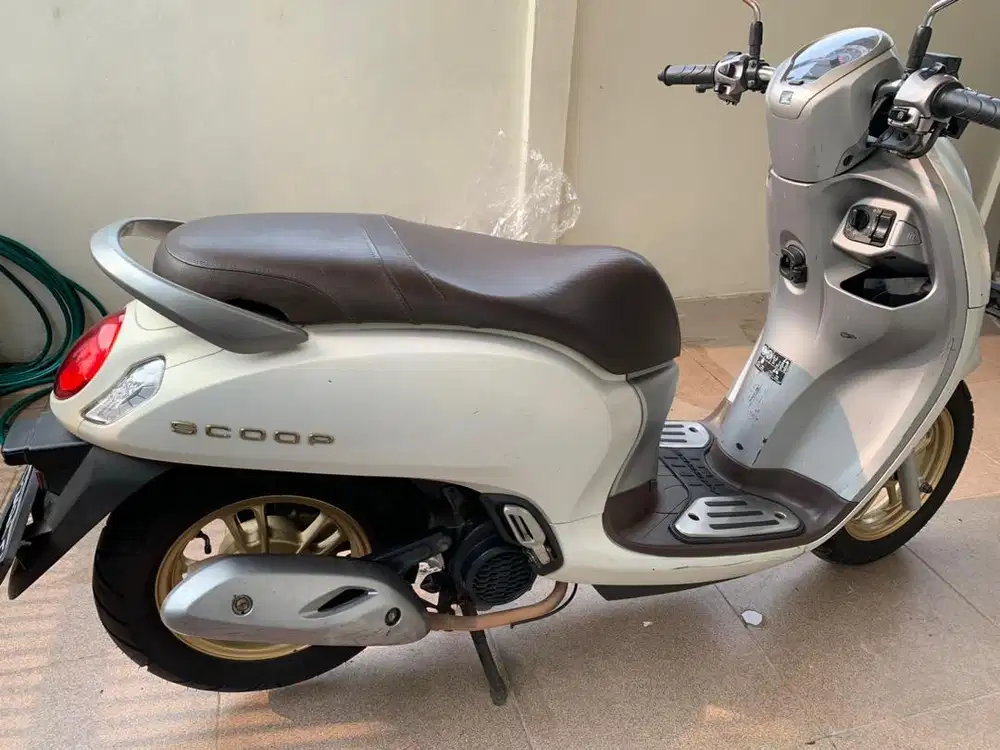 For sale scoopy prestige 2021 putih