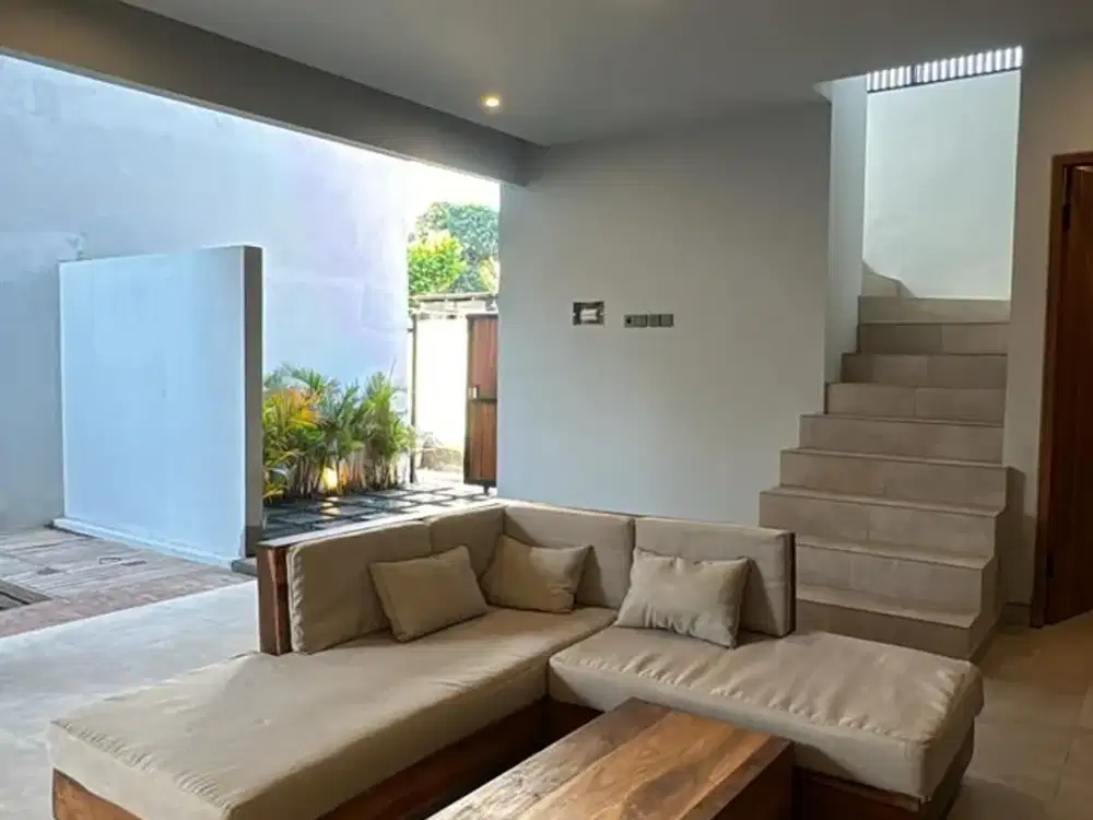 Dijual Contemporary Villa dengan Kolam Renang Pribadi Dekat Canggu dengan Harga Terjangkau