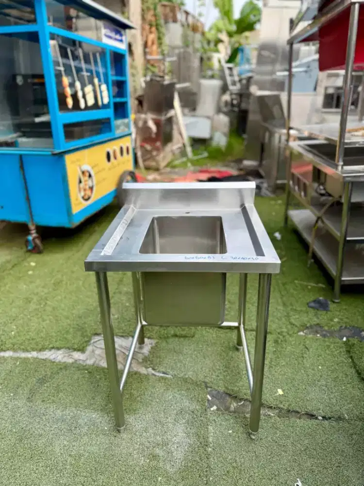 SINK 1 LUBANG

Ukuran 60x60x83
Ukuran lubang 30x40x30