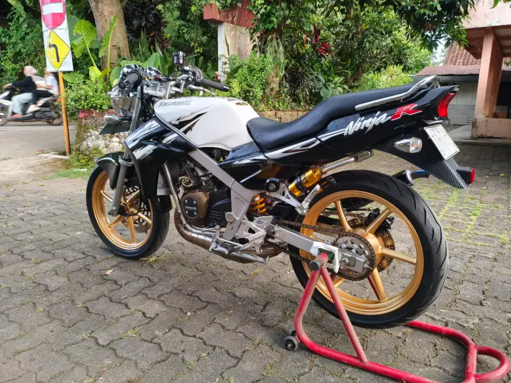Ninja R 150 Superkips Putih 2012