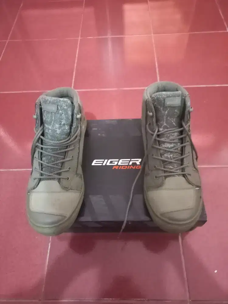 Sepatu Eiger Riding
