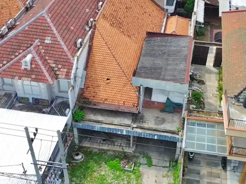 DIjual rumah komersial jalan wijaya kusuma genteng surabaya