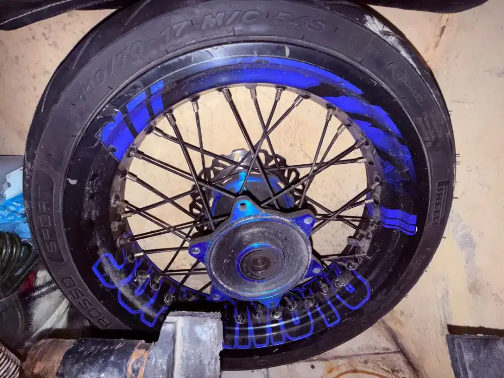 Velk + Ban Honda CRF Ring 17.