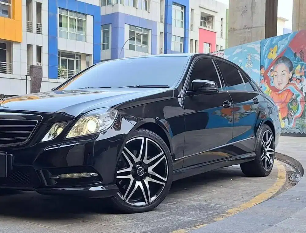Mercedes Benz E250 W212 2013 NIK 2012 Low KM Pajak Panjang