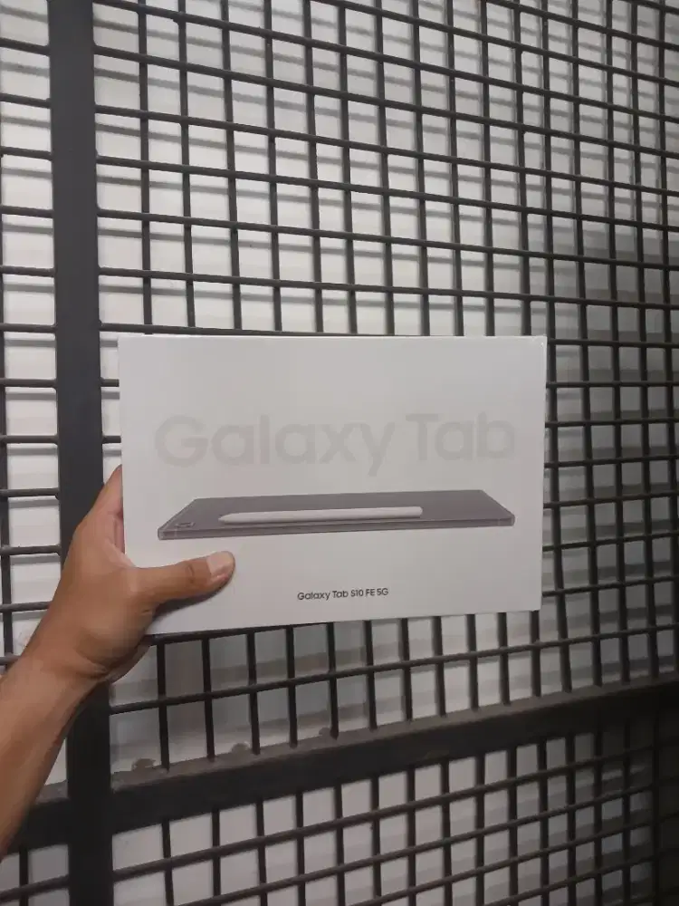 Galaxy Tab S10 FE 5G 8/128GB. Include S Pen