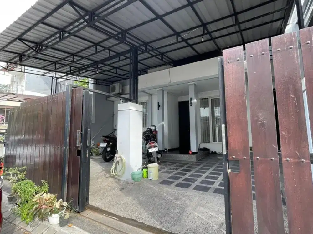 Dijual rumah Florence Pakuwon city semi furnished dkt mall