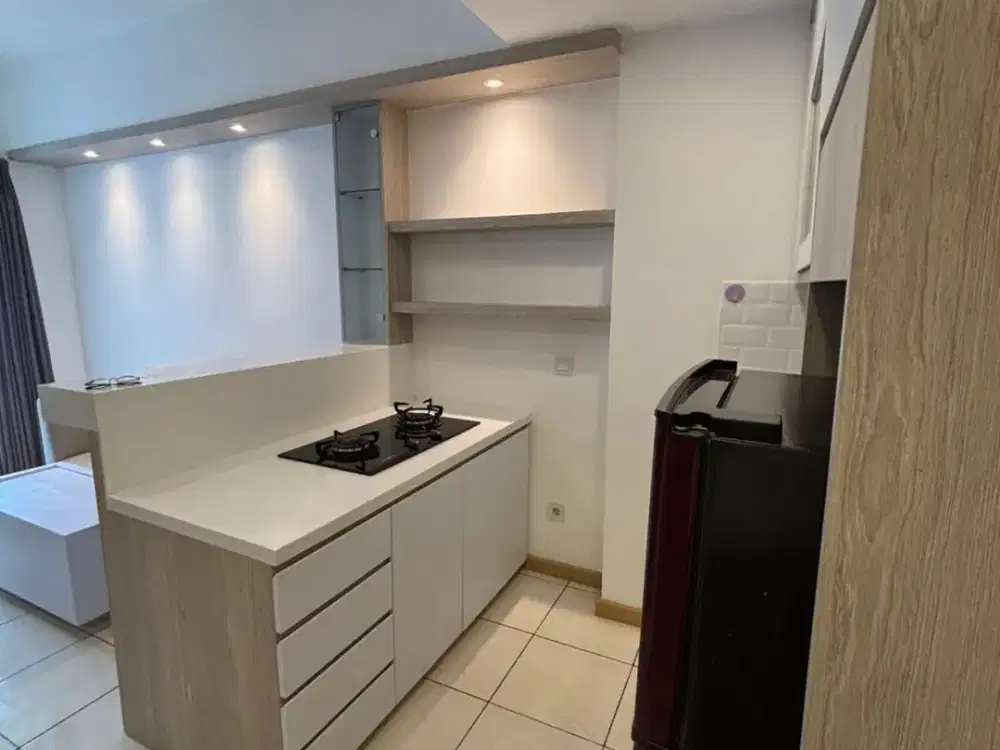 Dijual Apartemen Lokasi Strategis MTown Serpong Semi Furnished