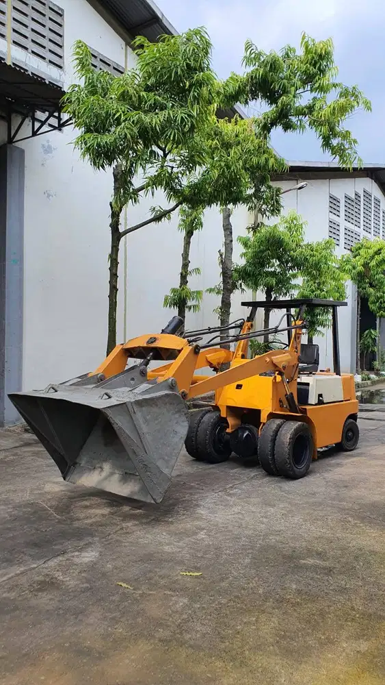 SHOVEL LOADER IMPOR JEPANG SIAP PAKAI