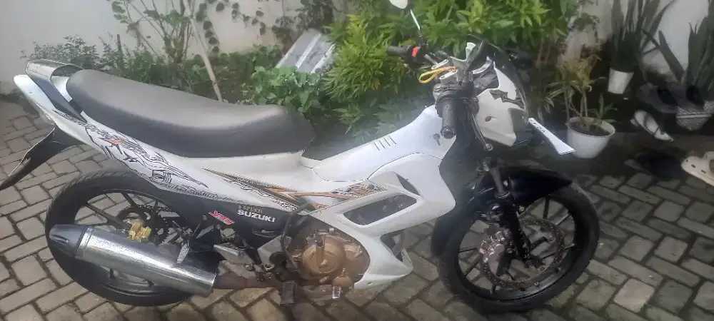 Satria legend limited edition(putih) butuh