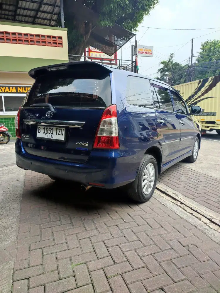 Toyota kijang Inova V at metic Tahun 2013 nik 2012 Biru metalik Ganjil