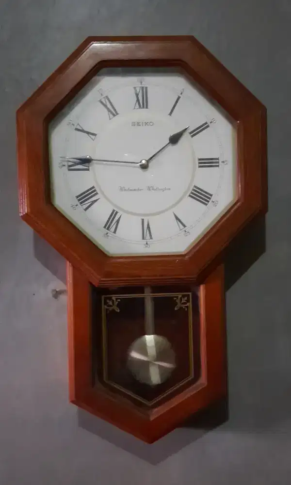 Jam dingding SEIKO