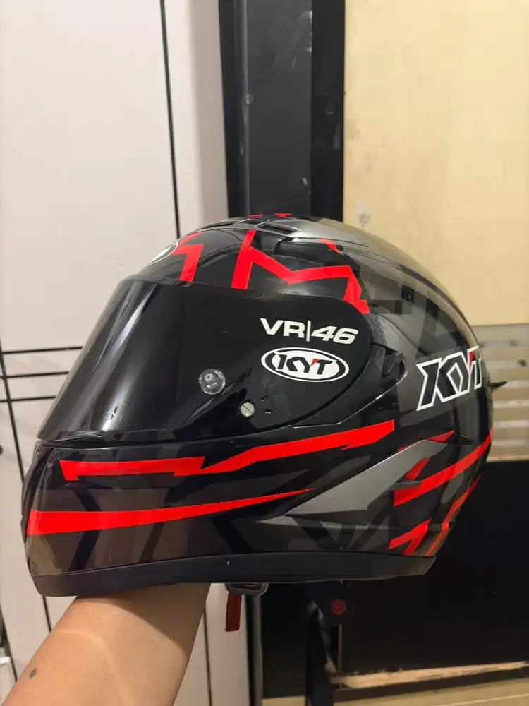 KYT Vendetta 2 + Flat Visor Size M