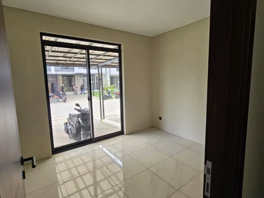 Disewakan Rumah Hunian 2 Lantai Gaya Minimalis Siap Huni Lokasi di Kota Baru Parahyangan Tatar Punawangi Bandung