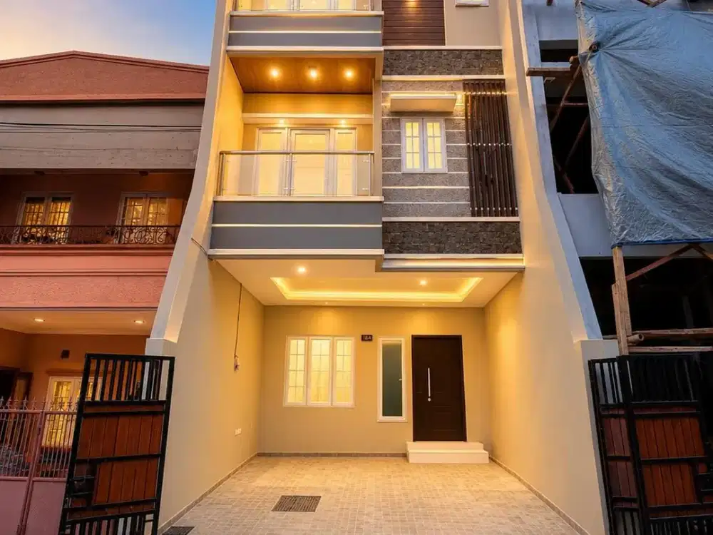 Rumah Mewah Brand New 3 LT Lokasi Istimewa Tomang, Jakarta Barat