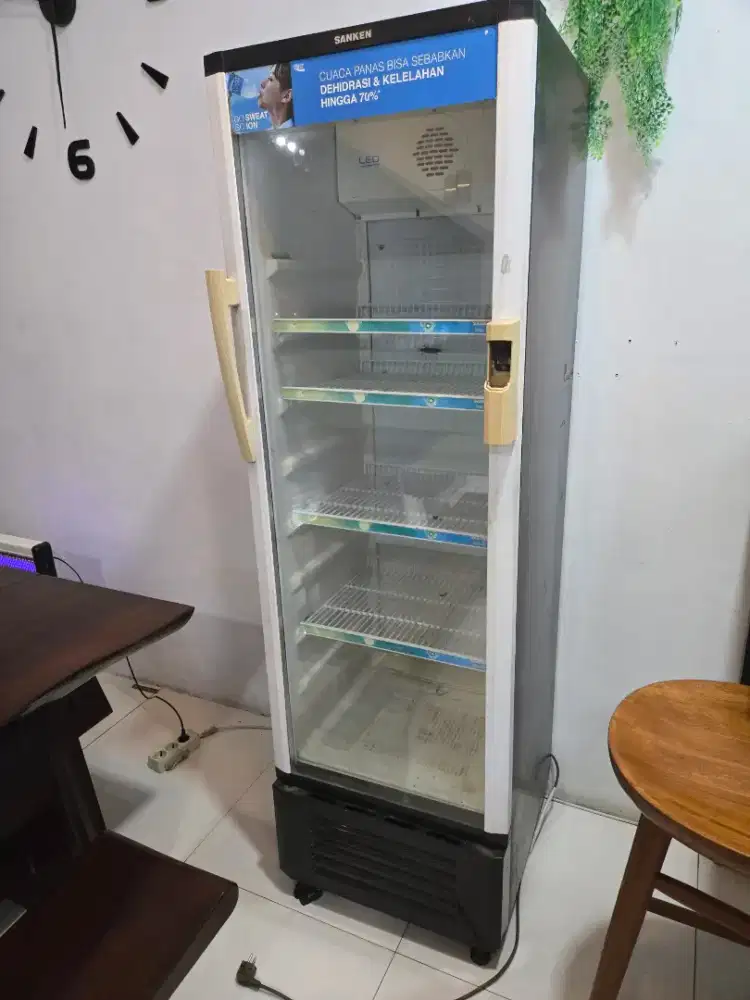 Jual showcase murah