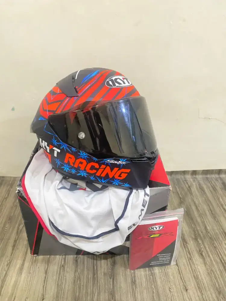 Helm KYT R2R Fernandez 2022 Matt