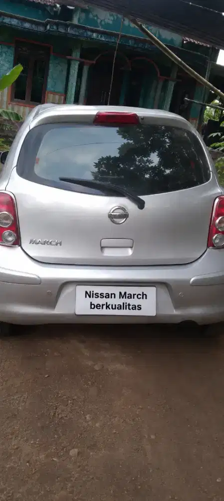 Nissan March 11
