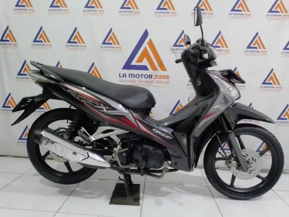 SUPRA X 125 HELM IN FI 2012 SIAP PAKAI (KREDIVO/SPAYLATER /CC 0%)