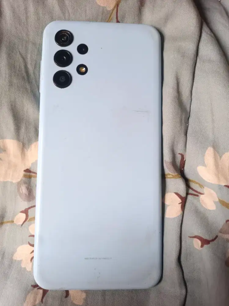 Samsung a13 6/128 minus di pic