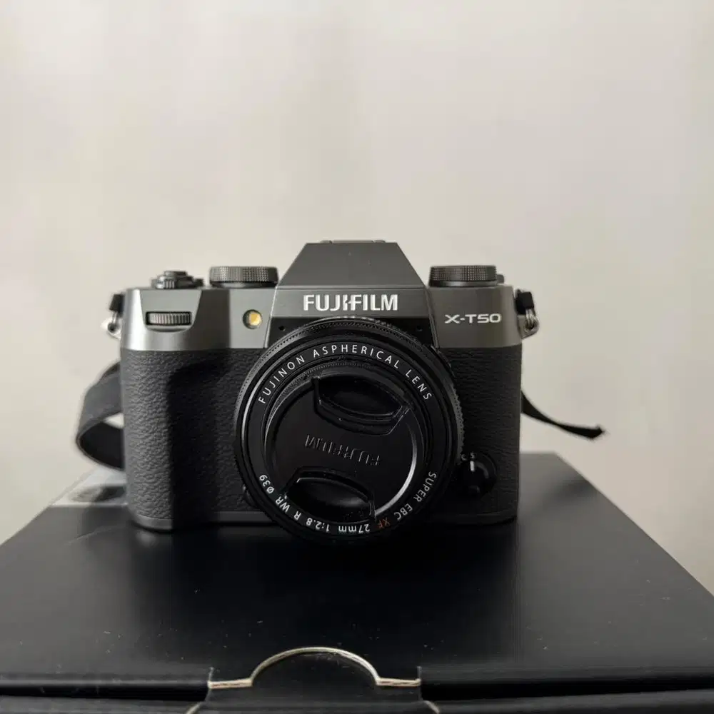 Fujifilm X-T50 Charcoal Grey x Fujinon XF 27mm f2.8 R WR