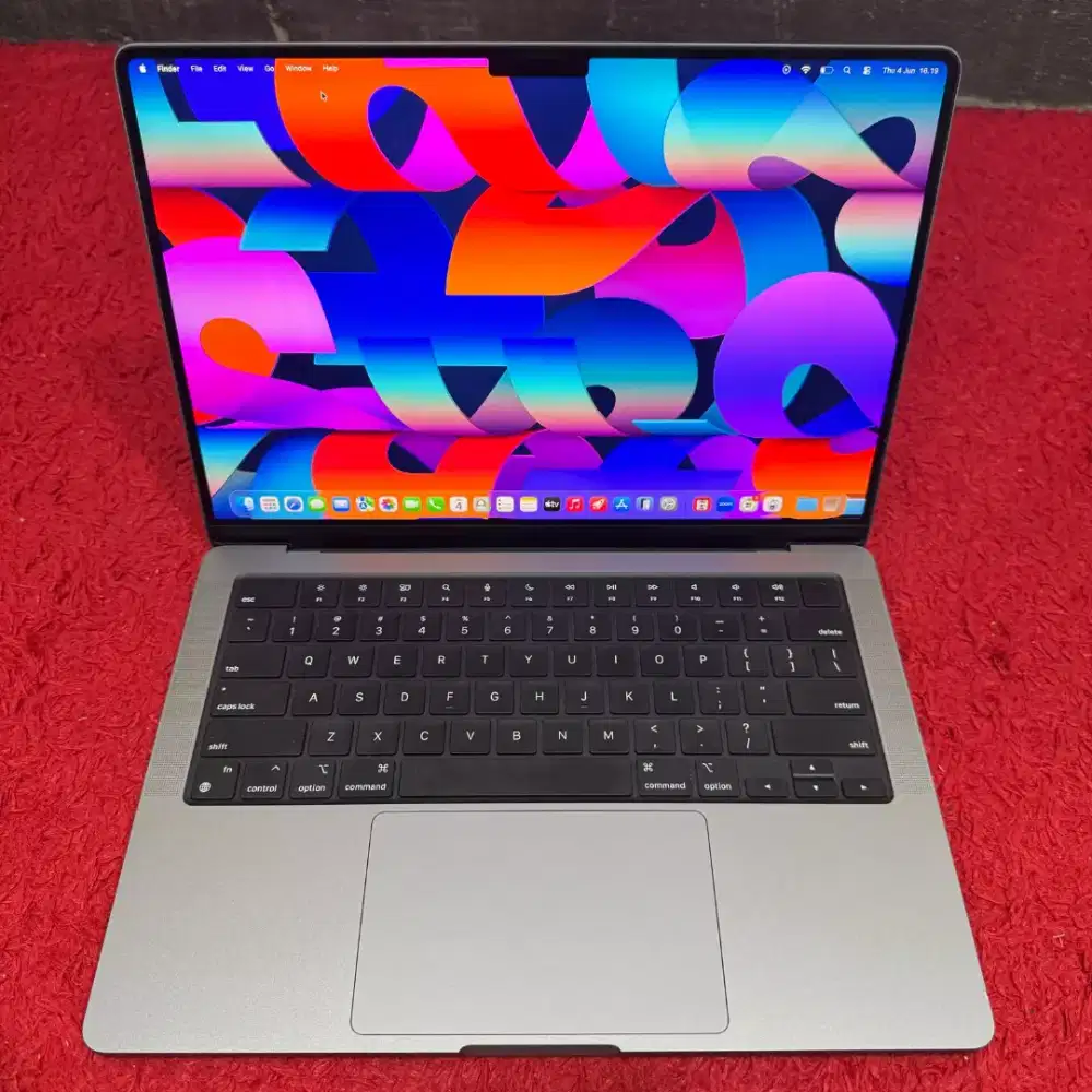 Macbook pro m3 2023 14 inch ram 16gb ssd 512gb siap pakai bisa cod