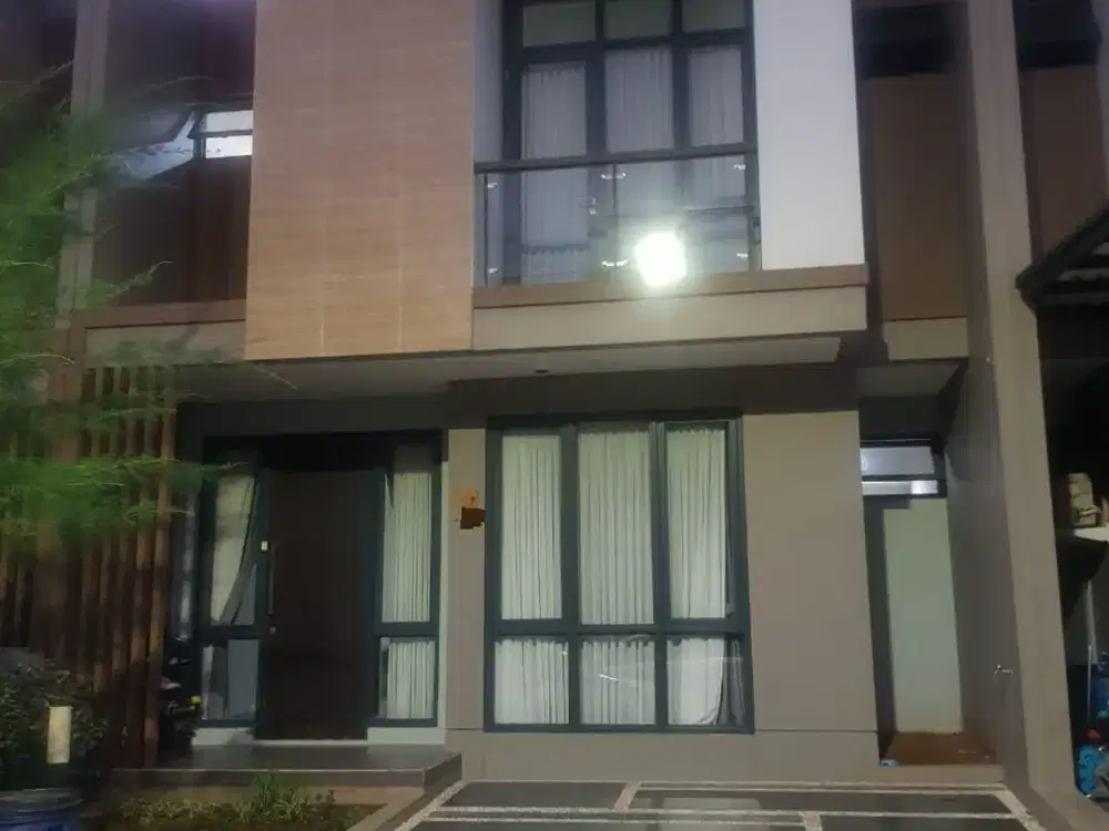 Murah !! DIJUAL RUMAH DI NASHVILE CIBUBUR 2 LANTAI SEMI FURNISHED