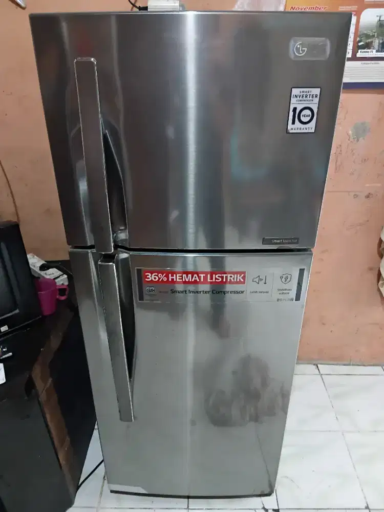Kulkas LG 2 Pintu Smart Inverter Mulus