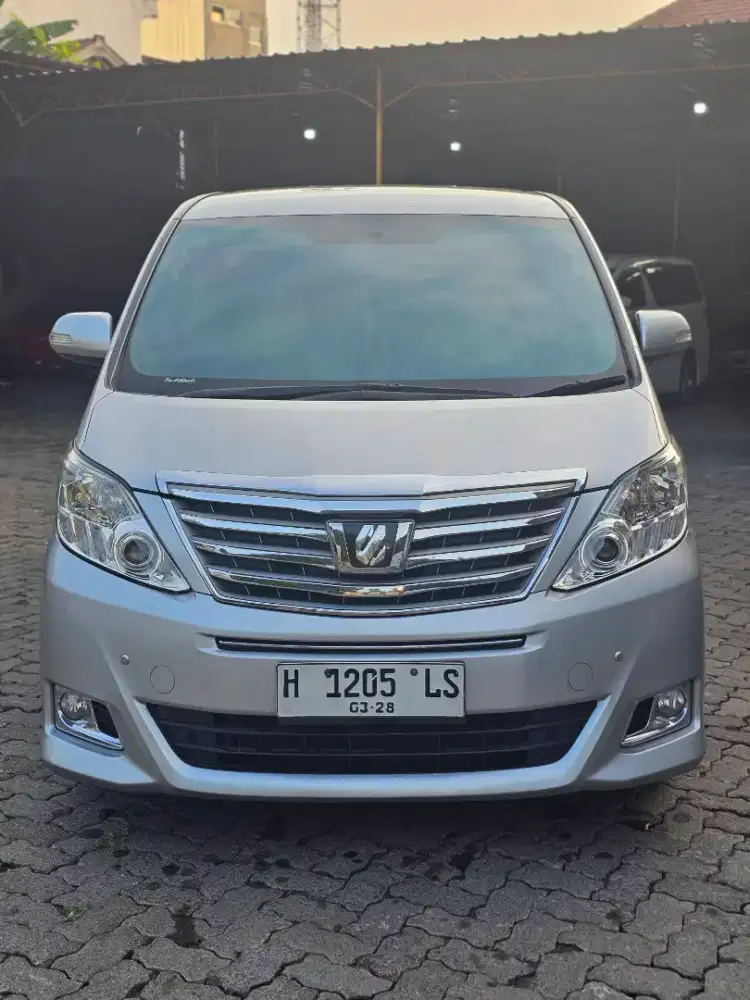 Toyota Alphard X 2012