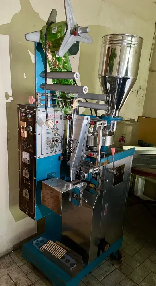 Mesin automatic sealer packaging 25 gram untuk kopi sachet
