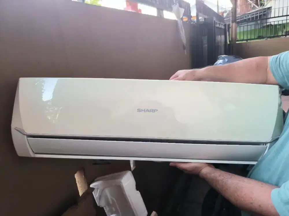 AC SHARP ½ PK MASIH BAGUS JARANG DI PAKAI