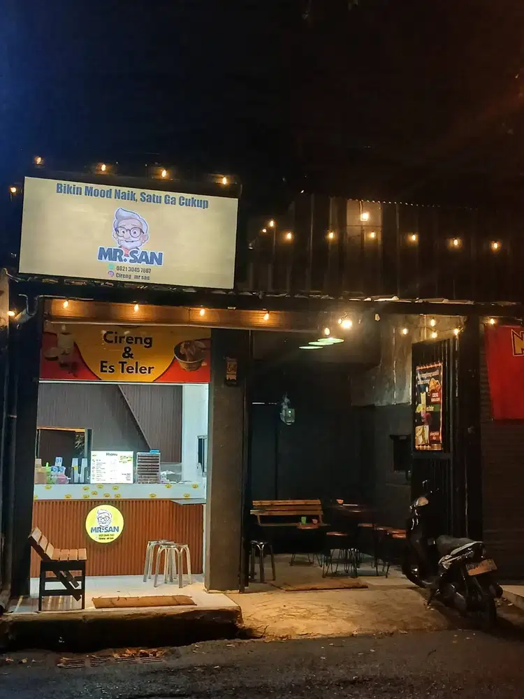 Dicari karyawan atau karyawati yg bisa masak.