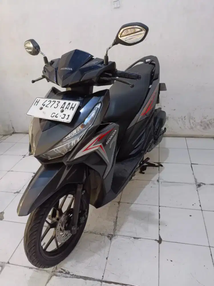 vario 125 thn 2016 hitam