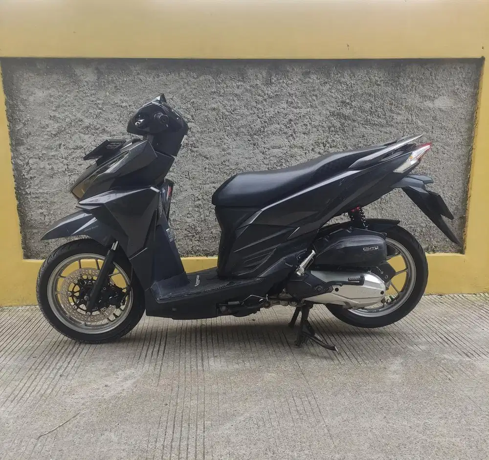 Vario led old 125 thn 2017