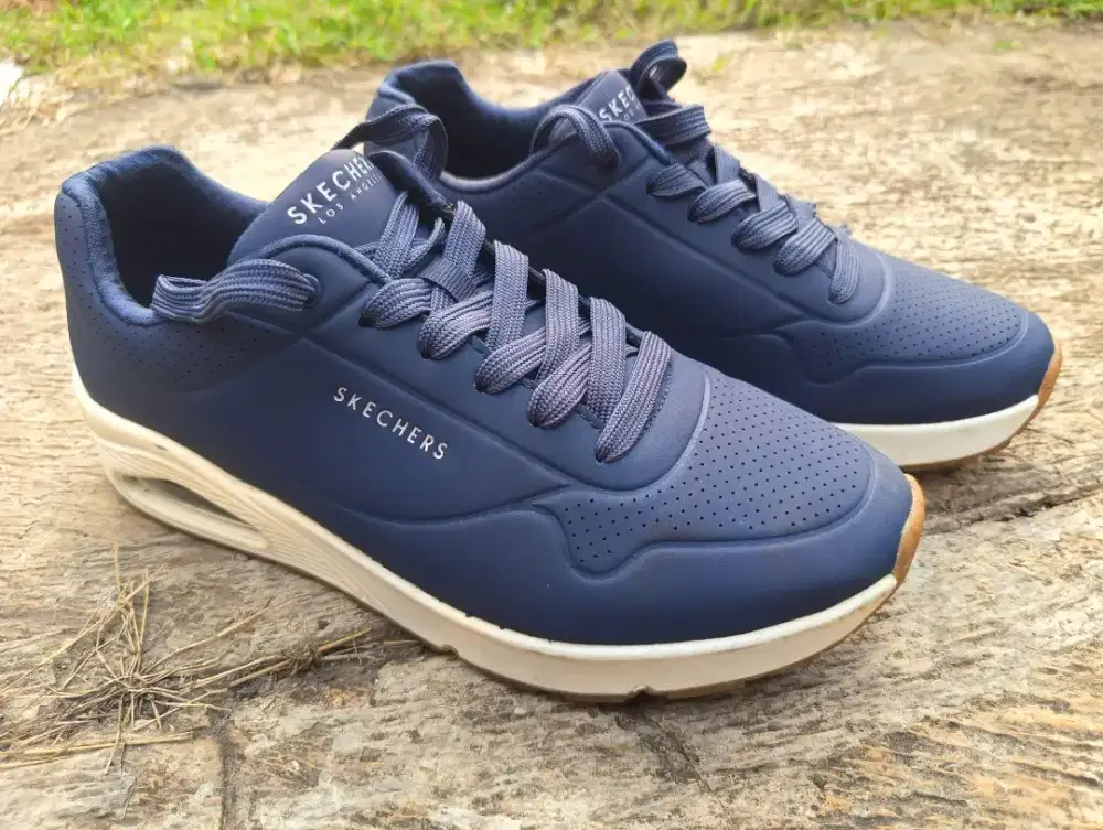 Sepatu Skechers air-cooled memory foam