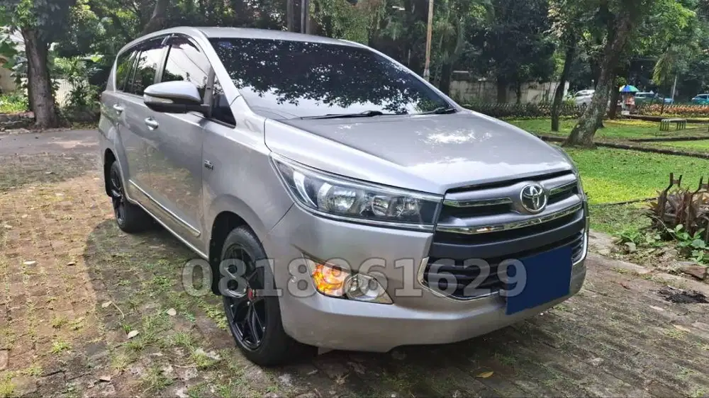 Toyota Innova Reborn 2.0 V 2016 - Automatic LOW KILOMETER