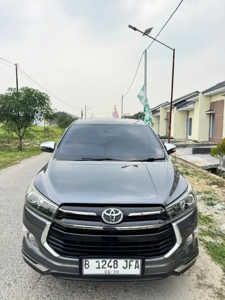 TOYOTA INNOVA VENTURER 2020 2.4 AT - DIESEL