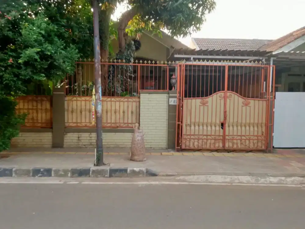 DI JUAL CEPAT RUMAH DI KENCANA LOKA RAYA BSD