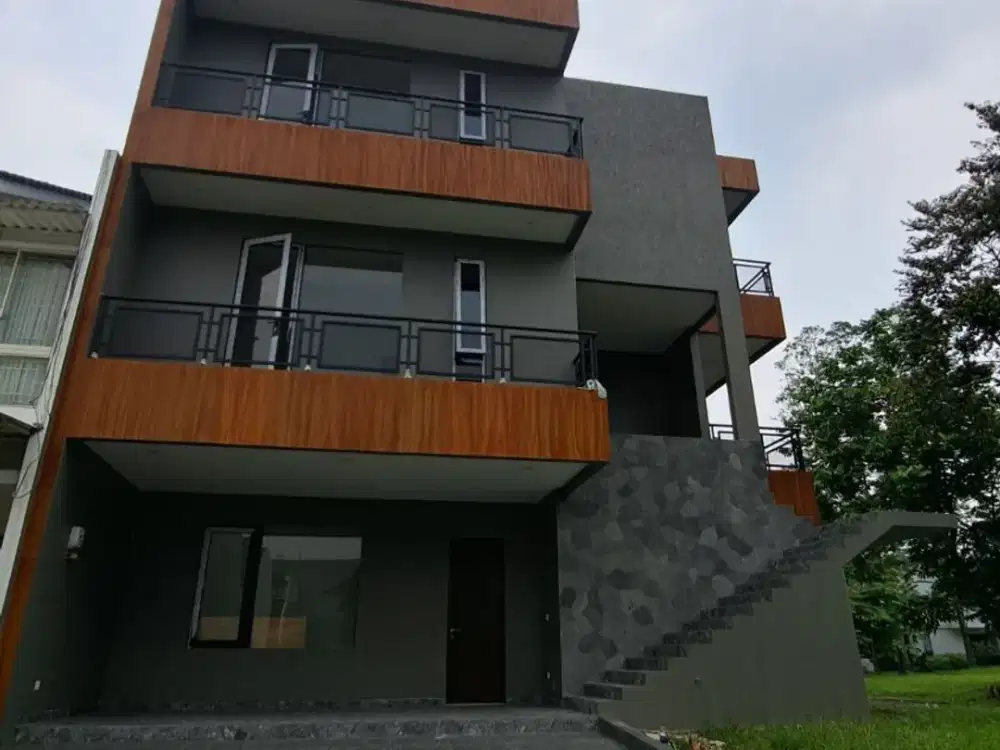 DIJUAL Rumah Luas di Sutera Feronia Park Alam Sutera Tangerang